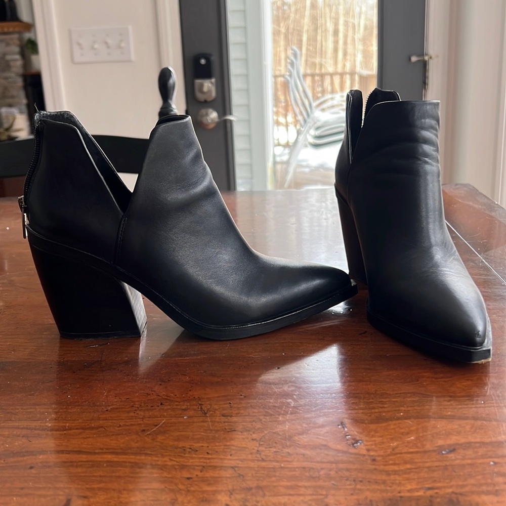 Vince Camuto Gigietta Booties